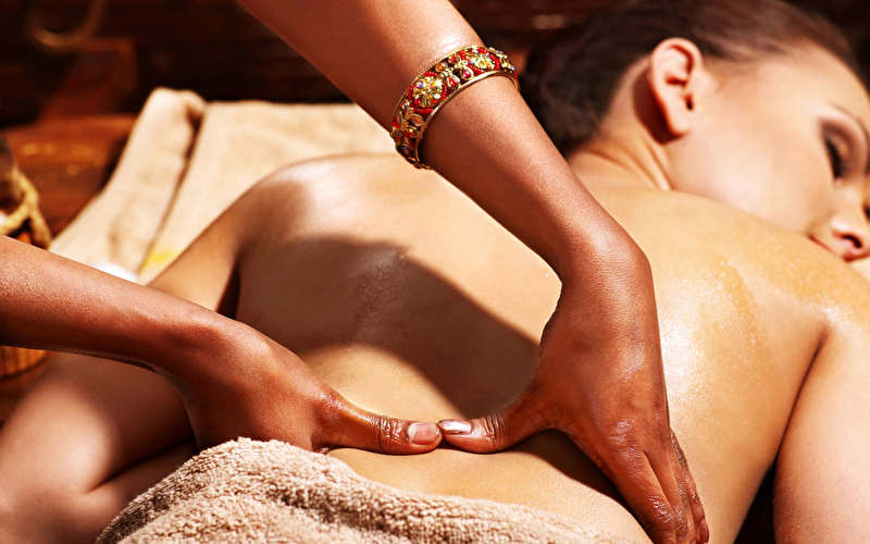 Ayurvedische-Kundalini-Massage
